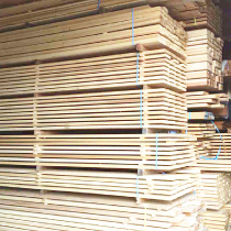木材のプロによる木材選定・乾燥・高精度な加工